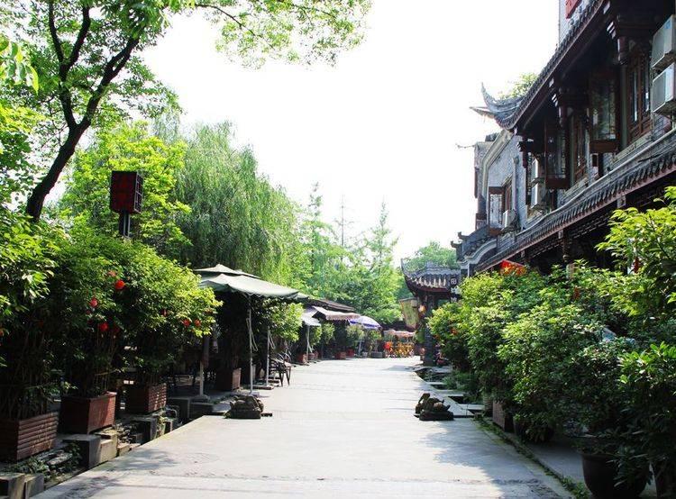 最新消息：华为P70系列将采用四家国产屏幕厂家供货